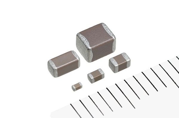 大容量X8R特性的積層陶瓷貼片電容器的開(kāi)發(fā)·量產(chǎn) 用于車(chē)載陶瓷貼片電容器